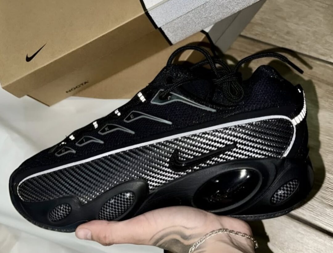 【2025年 発売予定】DRAKE/NOCTA × NIKE GLIDE “Black/Iron Grey” (ドレイク/ノクタ ナイキ グライド “ブラック/アイアングレー”) [DM0879-002]