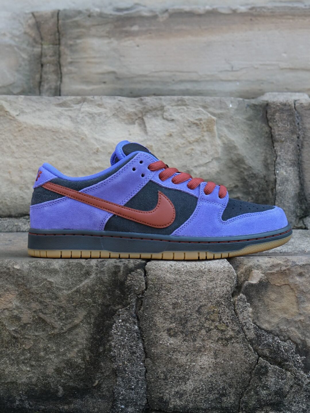 【2025年 10/24 発売】NIKE SB DUNK LOW PRO “Persian Violet/Cinnamon” (ナイキ ダンク ロー プロ “ペルシアンバイオレット/シナモン”) [HQ1625-500]