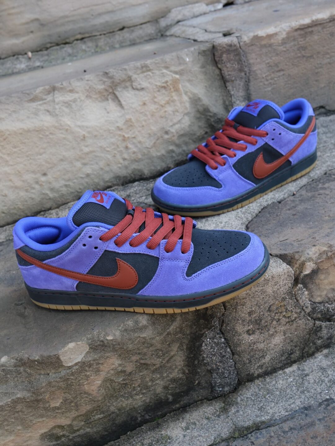 【2025年 10/24 発売】NIKE SB DUNK LOW PRO “Persian Violet/Cinnamon” (ナイキ ダンク ロー プロ “ペルシアンバイオレット/シナモン”) [HQ1625-500]