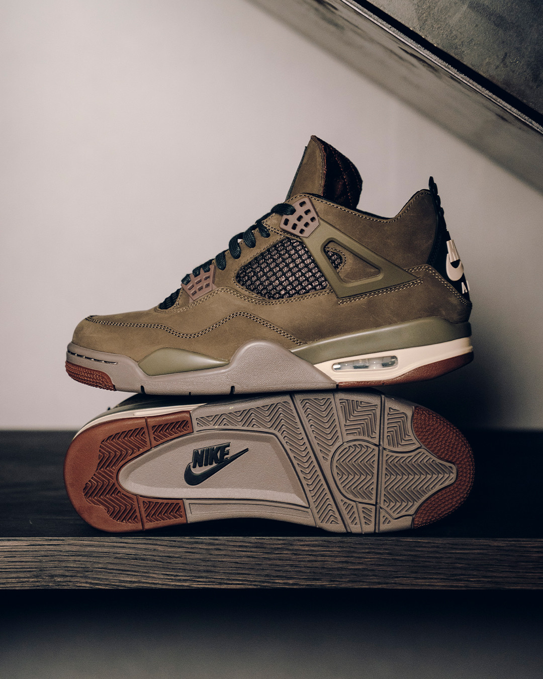 【2025年 12/19 発売予定】A Ma Maniére × NIKE AIR JORDAN 4 SP “ Dark Mocha” (ア マ マニエール ナイキ エア ジョーダン 4 SP) [IF3102-200]