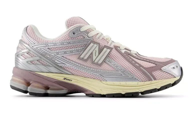 New Balance★U1906RNF★22-30cm★未来型デザイン★人気早期完売 New Balance☆U1906RNF☆22-30cm☆未来型デザイン☆人気早期完売