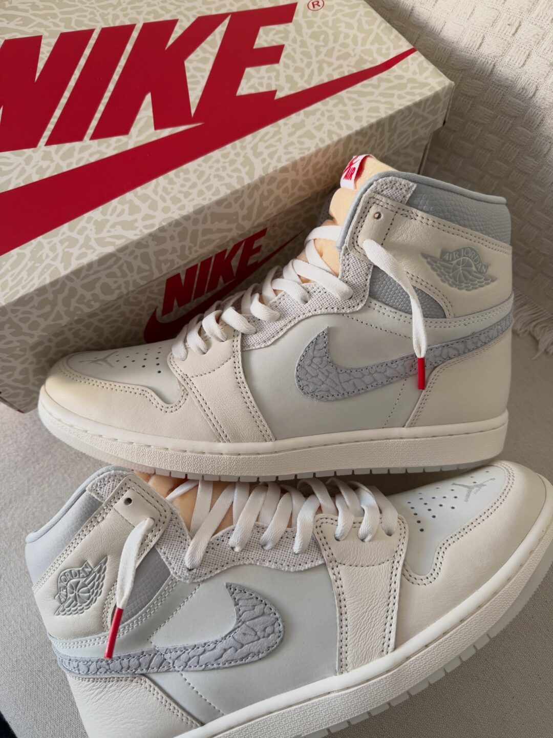 【国内 2025年 12/6 発売】NIKE AIR JORDAN 1 HIGH OG “Sail/University Red” (ナイキ エア ジョーダン 1 ハイ “セイル/ユニバーシティレッド”) [IH4363-100]