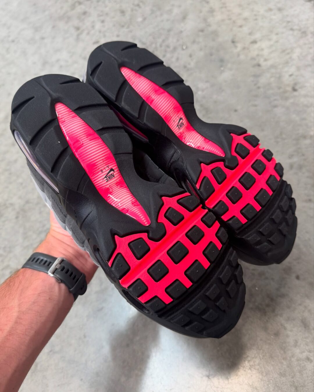 【2025年末 発売予定】NIKE AIR MAX 95 BIG BUBBLE “Black/Solar Red” (ナイキ エア マックス 95 ビッグバブル “ブラック/ソーラーレッド”) [HM4740-006]