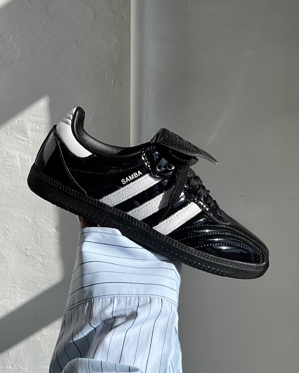 【2025年 発売】adidas Originals SAMBA Long Tongues “Patent Leather/Cloud White/Core Black” (アディダス オリジナルス サンバ ロングタン “パテントレザー/ホワイト/ブラック”) [JI2706/JI2707]