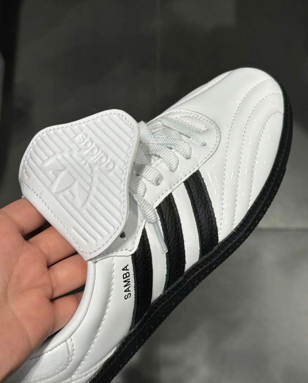 【2025年 発売】adidas Originals SAMBA Long Tongues “Patent Leather/Cloud White/Core Black” (アディダス オリジナルス サンバ ロングタン “パテントレザー/ホワイト/ブラック”) [JI2706/JI2707]
