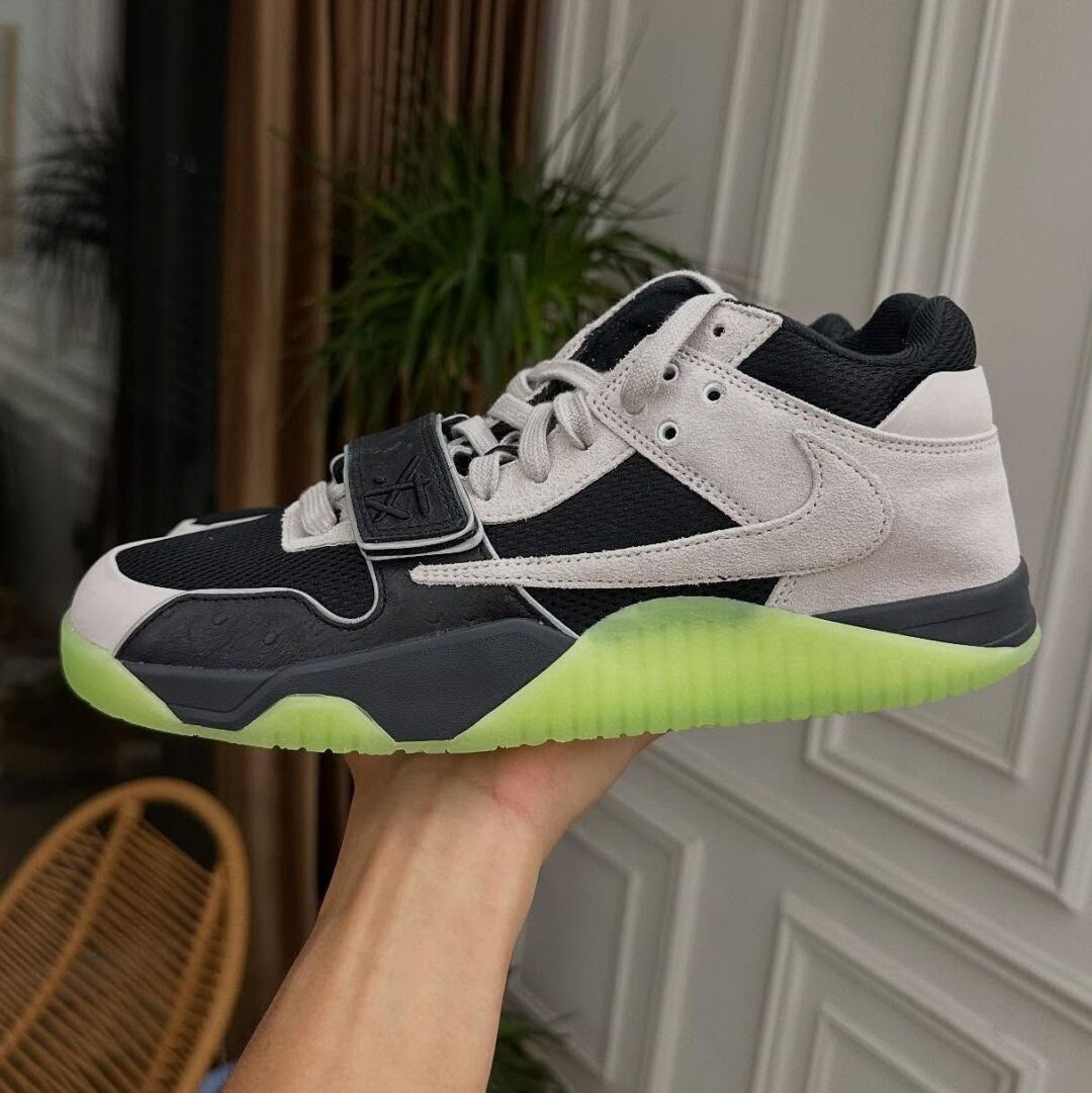 【2025年 10/8 発売予定】Travis Scott × Chase B × NIKE JUMPMAN JACK TR “Night Silver” (トラヴィス・スコット チェイス B ナイキ ジャンプマンジャック トレーナー “ナイトシルバー”) [IH7971-001]