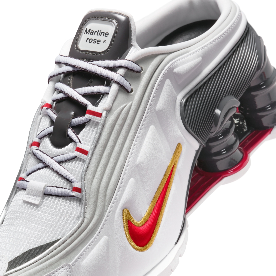【2025年 10/30 発売】MARTINE ROSE × NIKE SHOX MR4 “White/Fire Red” (ナイキ マーティン・ローズ ショックス “ホワイト/ファイヤーレッド”) [IM5420-100/IM5420-600]