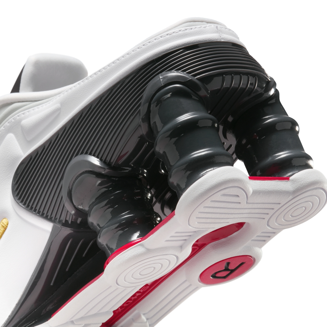 【2025年 10/30 発売】MARTINE ROSE × NIKE SHOX MR4 “White/Fire Red” (ナイキ マーティン・ローズ ショックス “ホワイト/ファイヤーレッド”) [IM5420-100/IM5420-600]