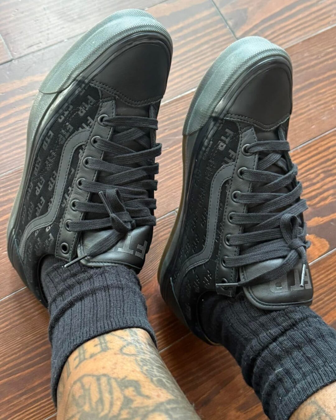 【2025年 5/9 発売】VANS × FUCKTHEPOPULATION (FTP) OLD SKOOL 36 & AUTHENTIC 44 (バンズ ファック ザ ポピュレーション オールドスクール オーセンティック)