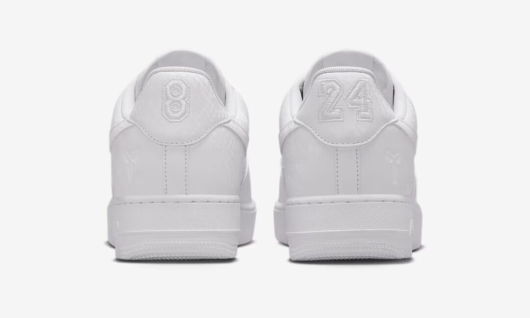 【2025年 7/1 発売】Kobe Bryant Forever × NIKE AIR FORCE 1 LOW QS “Triple White” (コービー・ブライアント ナイキ エア フォース 1 ロー レトロ “トリプルホワイト”) [IB0018-100]