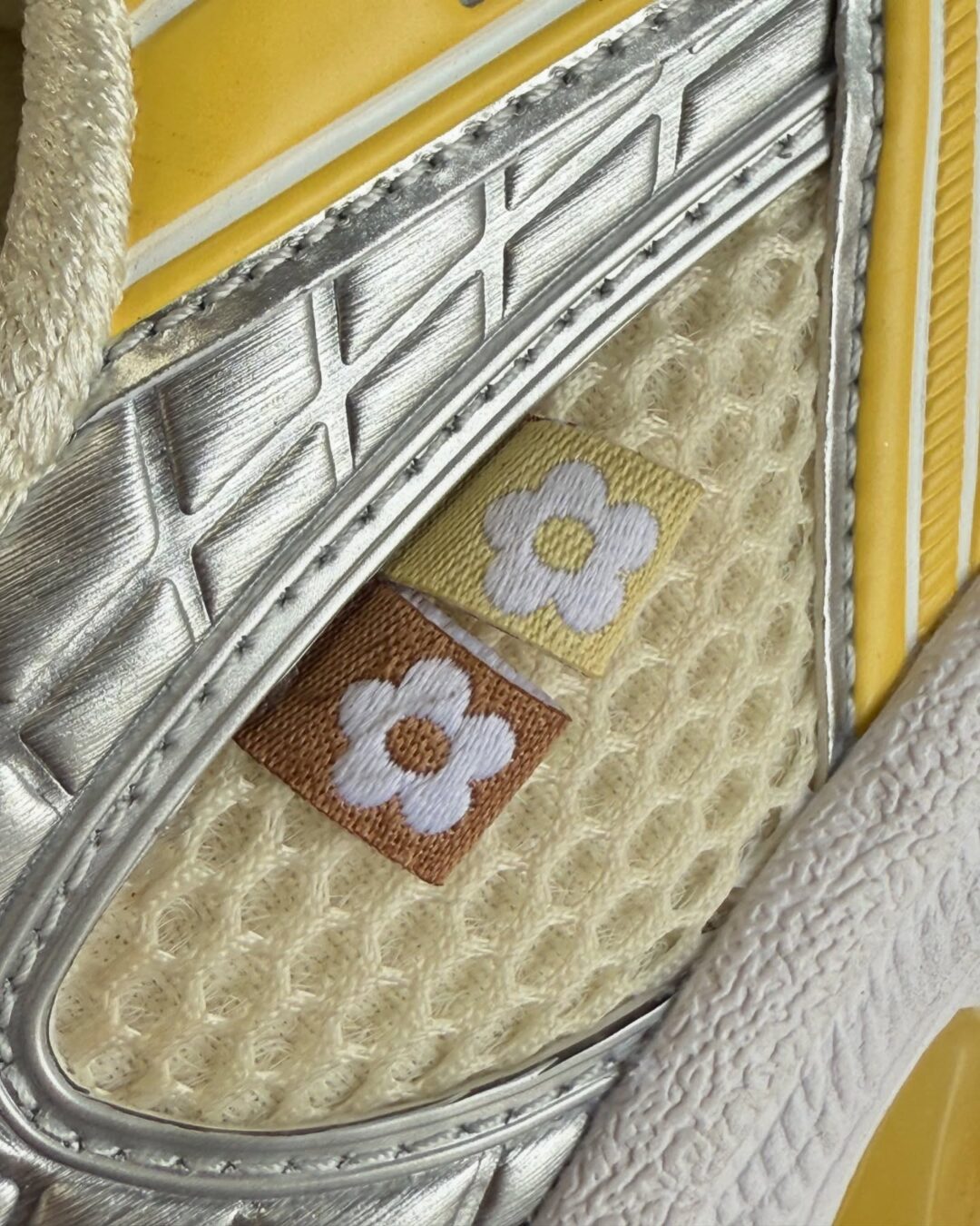 【2025年 4/19 & 5/30 発売】VANDY THE PINK × ASICS × atmos GEL-NIMBUS 10.1 (ヴァンディー・ザ・ピンク アシックス アトモス ゲルニンバス) [1203A865.702/1203A865.752]