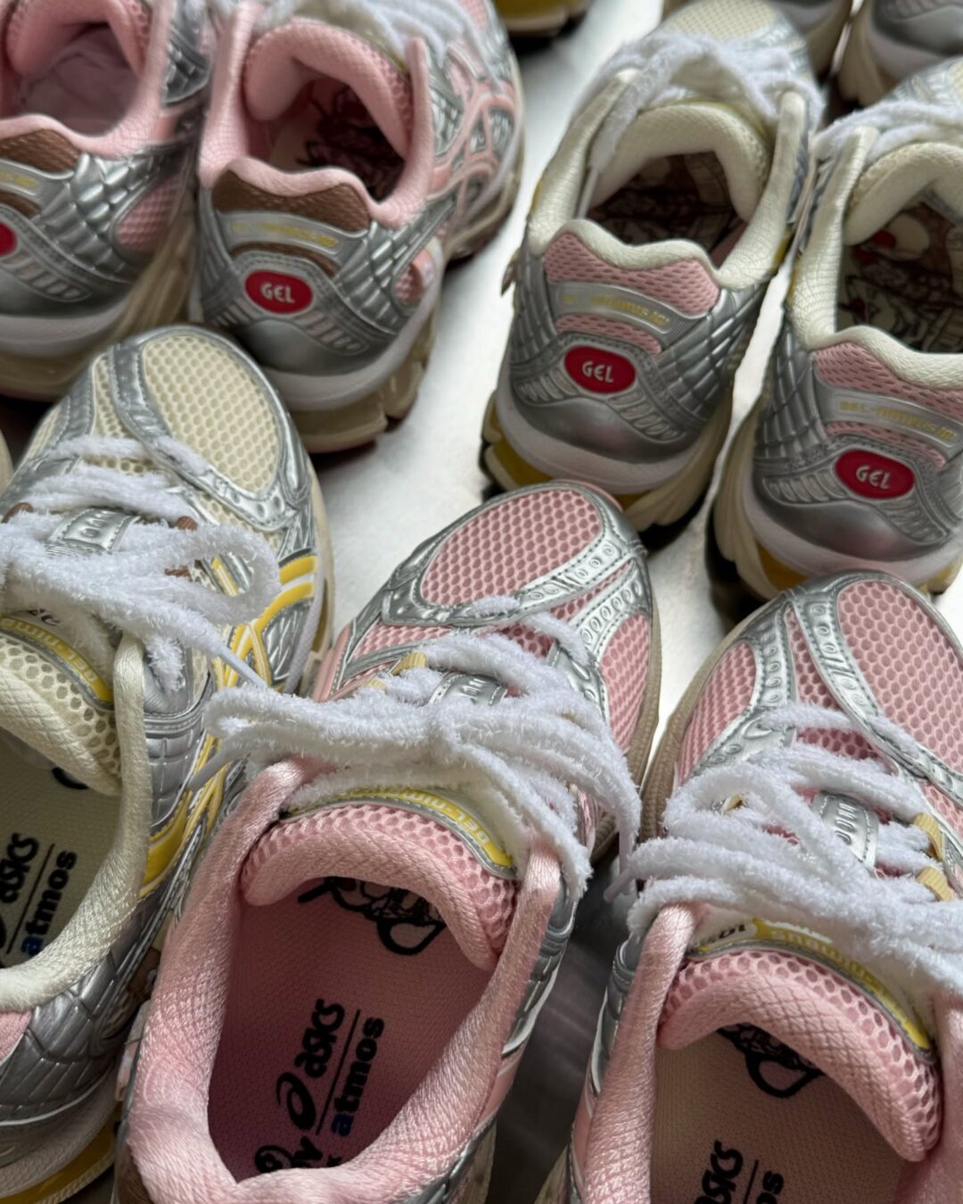 【2025年 4/19 & 5/30 発売】VANDY THE PINK × ASICS × atmos GEL-NIMBUS 10.1 (ヴァンディー・ザ・ピンク アシックス アトモス ゲルニンバス) [1203A865.702/1203A865.752]
