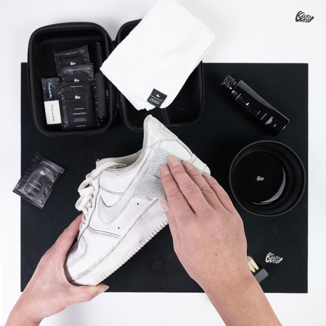 KicksWrapから最新オリジナルシューケアキット「Professional Shoe Care Kit」と濃縮液体タイプクリーナー「Liquid Cleaner 200ml」が2025年 3/20 19:00~先行予約 (キックスラップ)