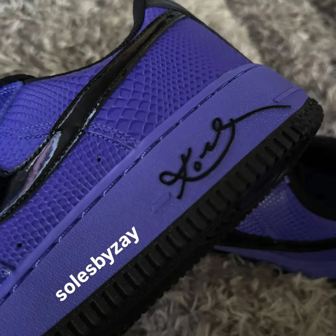 【2025年 9月 発売予定】FC Barcelona × Kobe Bryant × NIKE AIR FORCE 1 LOW QS “Persian Violet” (FCバルセロナ コービー・ブライアント ナイキ エア フォース 1 ロー “ペルシアンバイオレット”) [II7062-500]