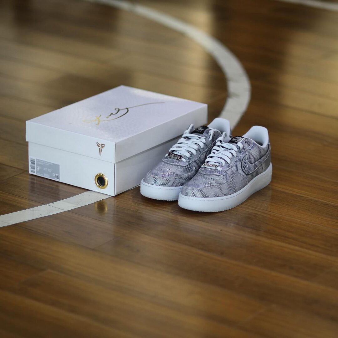 【2025年 12/1 発売】Kobe Bryant × NIKE AIR FORCE 1 LOW PROTRO “Lenticular” (コービー・ブライアント ナイキ エア フォース 1 ロー プロトロ “レンチキュラー”) [II3925-400]