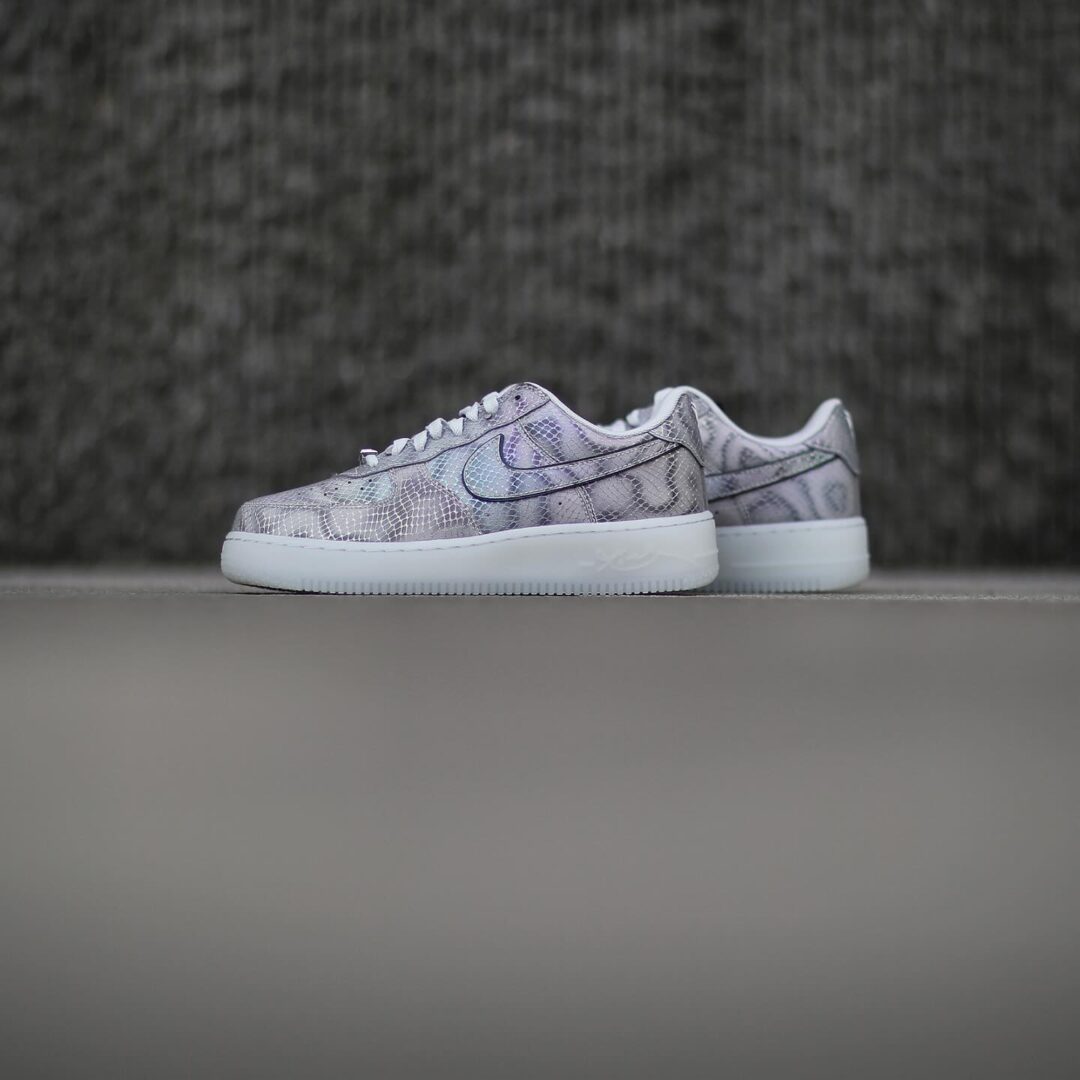 【2025年 12/1 発売】Kobe Bryant × NIKE AIR FORCE 1 LOW PROTRO “Lenticular” (コービー・ブライアント ナイキ エア フォース 1 ロー プロトロ “レンチキュラー”) [II3925-400]