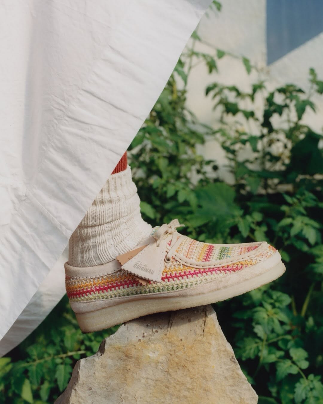 【2025年 4/5 発売】Clarks WALLABEE “MULTI RAFFIA” (クラークス ワラビー “マルチラフィア”)