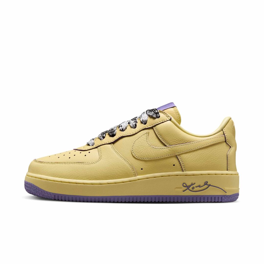 【2025年 6/28 発売】Kobe Bryant × NIKE AIR FORCE 1 LOW PROTRO QS “Soft Yellow” (コービー・ブライアント ナイキ エア フォース 1 ロー プロトロ “ソフトイエロー”) [HV9408-700]