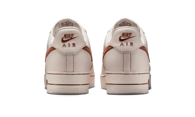 【2025年 発売予定】NIKE AIR FORCE 1 LOW “Ivory/Saddle Brown” (ナイキ エア フォース 1 ロー “アイボリー/サドルブラウン”) [HQ2037-101]