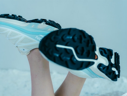 【2025年 4/25 発売】Ray BEAMS限定 SALOMON XT-6 “Vanilla Ice” (レイビームス サロモン)