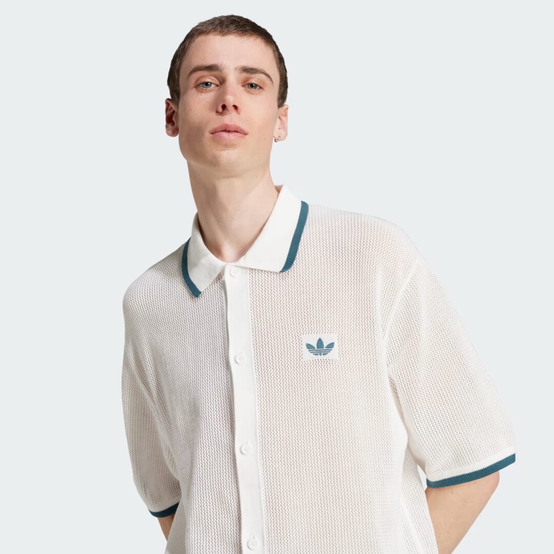 アディダス オリジナルスから気楽に着こなせるデザインの「ボタン ニットシャツ」が発売 (adidas Originals Button Knit Shirt) [KC3526]