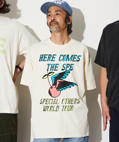 インストバンド「SPECIAL OTHERS」×「FREAK’S STORE」によるコラボレーションアイテムが2025年 4/28 発売 (スペシャルアザーズ フリークスストア)