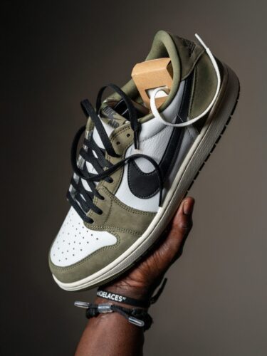 【2026年 1/31 発売予定】NIKE AIR JORDAN 1 RETRO LOW OG “Medium Olive” (ナイキ エア ジョーダン 1 レトロ ロー OG “ミディアムオリーブ”) [HQ6998-200]