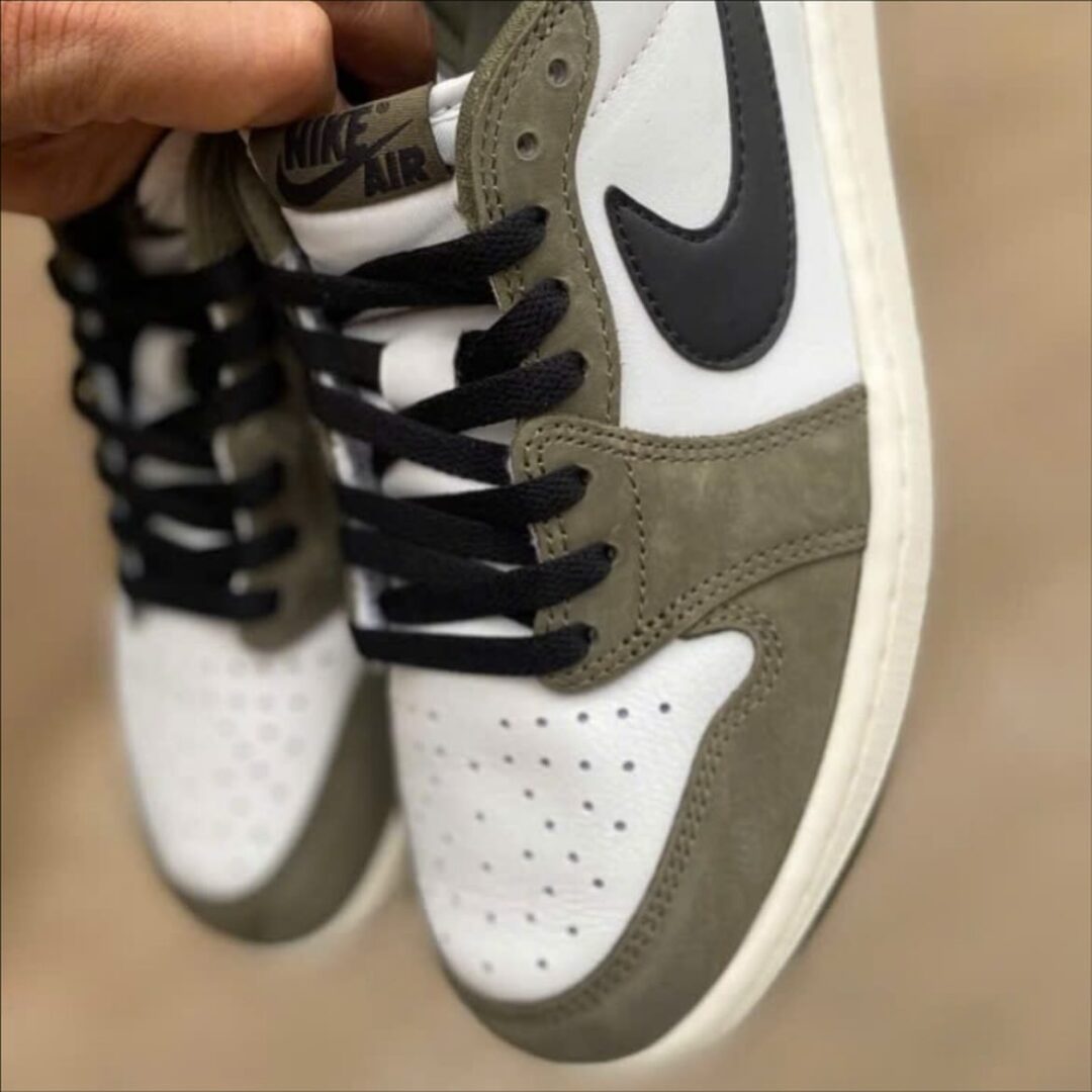【2026年 春 発売予定】NIKE AIR JORDAN 1 RETRO LOW OG “Medium Olive” (ナイキ エア ジョーダン 1 レトロ ロー OG “ミディアムオリーブ”) [HQ6998-200]