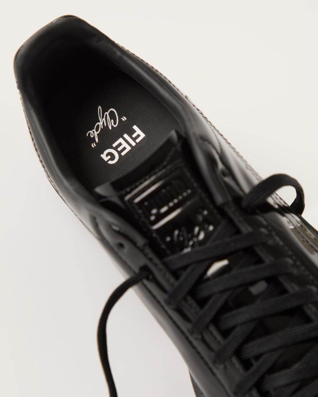 「KITH/Ronnie Fieg」が80歳の「ウォルト・フレイジャー」へ「PUMA CLYDE CUSTOM」を贈答 (キス ロニー・ファイグ プーマ クライド Walter Frazier)