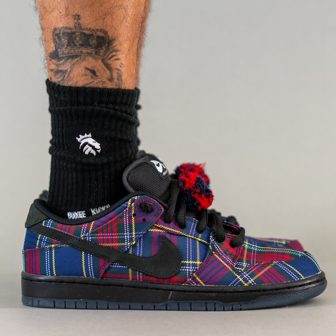 【2025年末 発売予定】The Nardwuar × NIKE SB DUNK LOW PRO “Multi/Black” (ナードゥアー ナイキ ダンク ロー プロ “マルチ/ブラック”) [II1493-600]