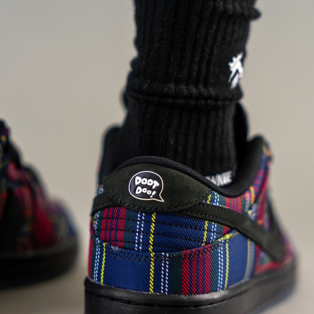 【2025年末 発売予定】The Nardwuar × NIKE SB DUNK LOW PRO “Multi/Black” (ナードゥアー ナイキ ダンク ロー プロ “マルチ/ブラック”) [II1493-600]
