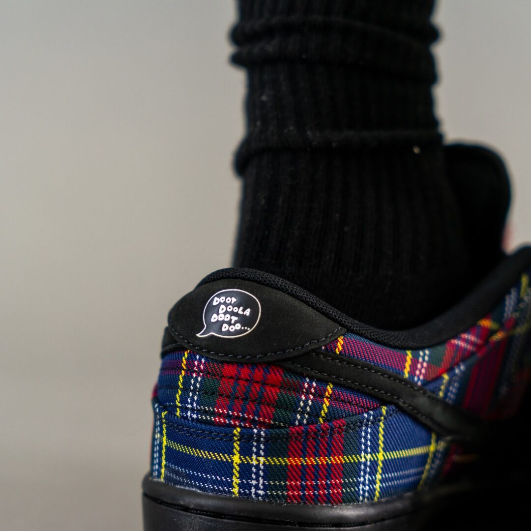 【2025年末 発売予定】The Nardwuar × NIKE SB DUNK LOW PRO “Multi/Black” (ナードゥアー ナイキ ダンク ロー プロ “マルチ/ブラック”) [II1493-600]