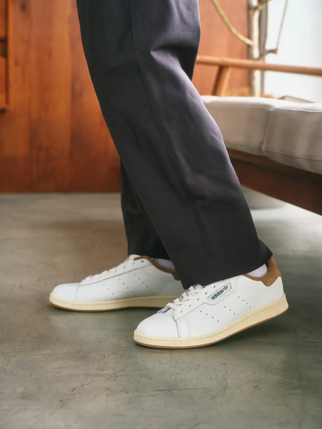 【2025年 5/24 発売】BILLY’S EXCLUSIVE adidas Originals STAN SMITH “White/Carbon/Brown Desert” (ビリーズ アディダス オリジナルス スタンスミス “ホワイト/カーボン/ブラウン”) [ID1353/ID1354]