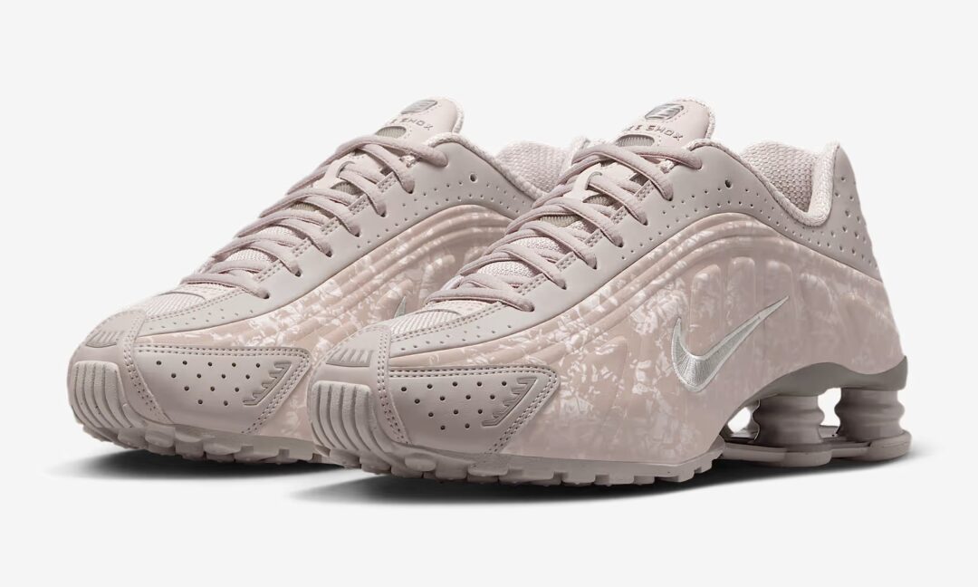 【2025年 5/16 発売】NIKE W SHOX R4 “Floral/College Grey/Flat Pewter” (ナイキ ショックス “フローラル/カレッジグレー/フラットピューター”) [HV0934-001]