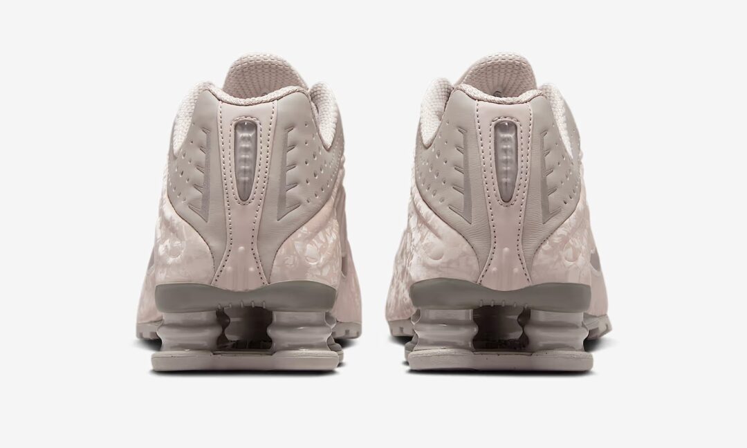【2025年 5/16 発売】NIKE W SHOX R4 “Floral/College Grey/Flat Pewter” (ナイキ ショックス “フローラル/カレッジグレー/フラットピューター”) [HV0934-001]
