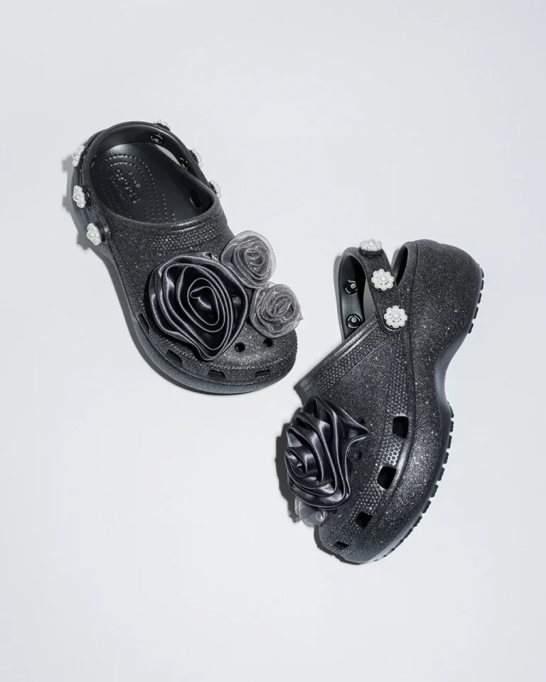 CROCS 国内買付 プラットフォームクロッグ UNITED ARROWS 限定 crocs for UNITED ARROWS CLASSIC PF/GRが2025年 7/4 発売