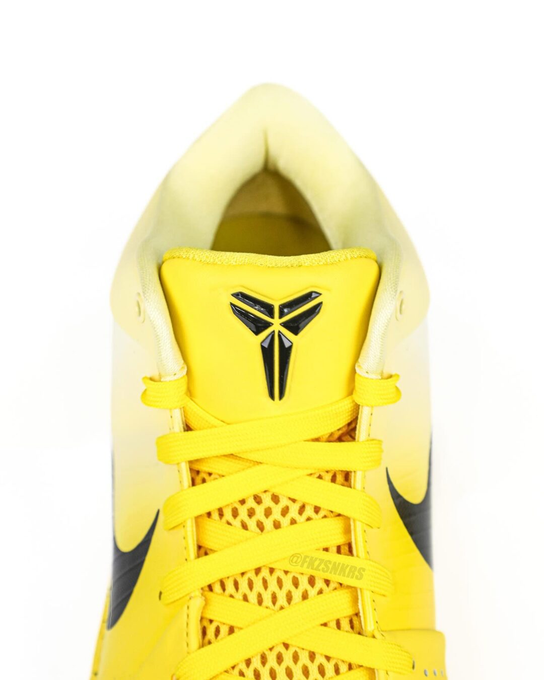 【2025年 夏 発売予定】NIKE KOBE 4 PROTRO “CHBL/Lightening” (ナイキ コービー 4 プロトロ “ライトニング”) [IH0587-700]