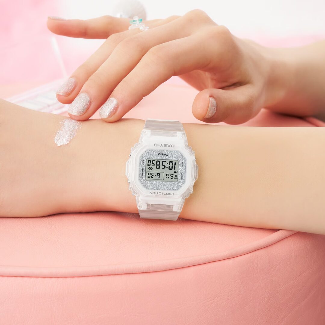 G-SHOCKからキラキラ輝くグリッターダイアル & スケルトン バンドデザインモデル “BGD-565GC-7JF”が発売 (Gショック ジーショック)