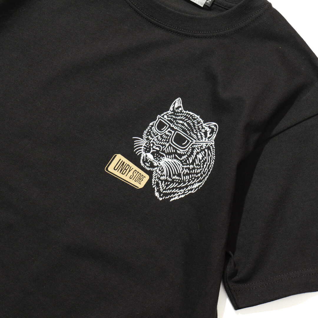 UNBY直営店10周年を記念し「PLAYDESIGN / P01 / プレイ」との別注TEEが2025年 5/3 発売 (アンバイ UNBY GENERAL GOODS STORE)
