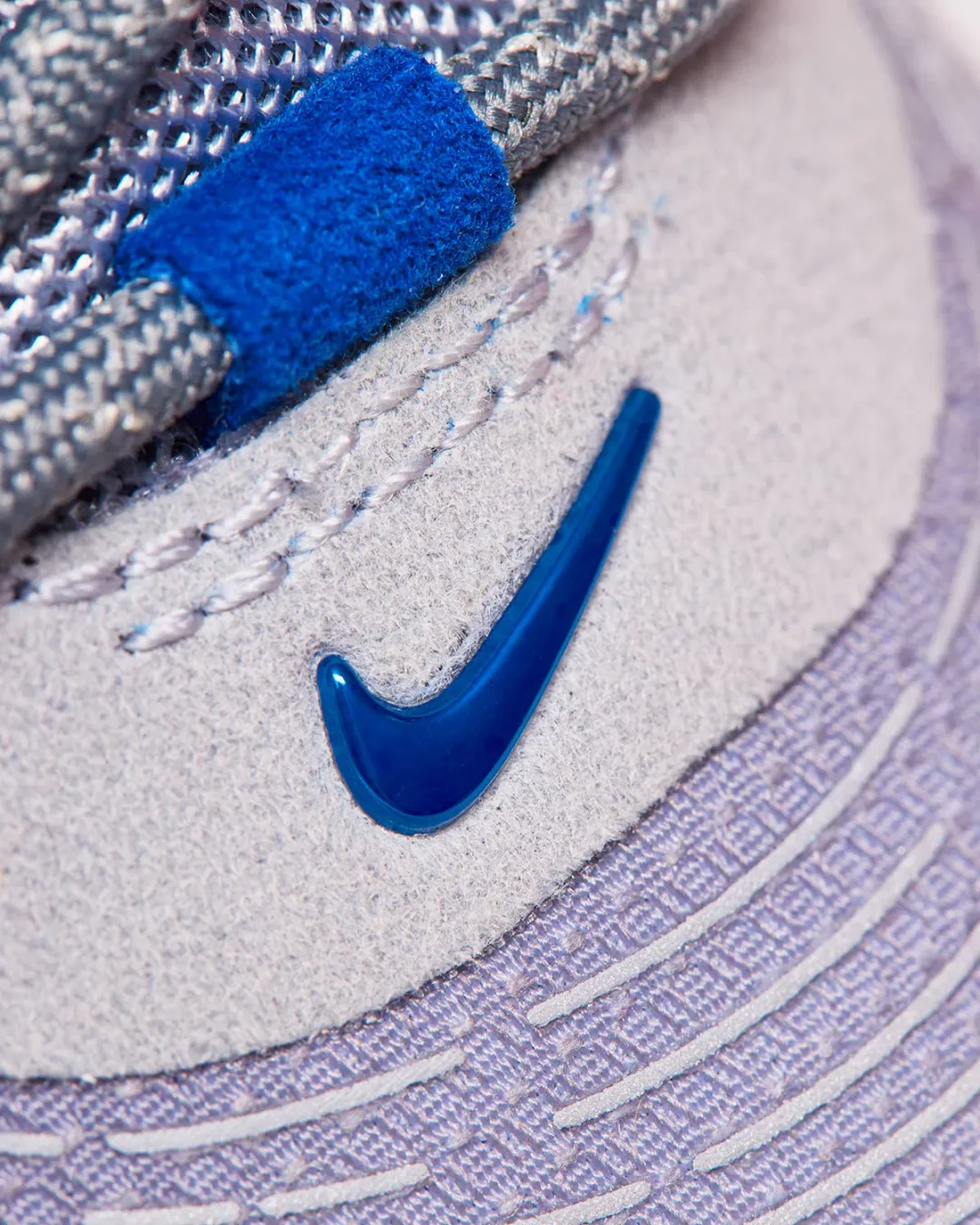 【2025年 6/13 発売予定】BETTER GIFT SHOP × NIKE AIR MAX DN8 “Metallic Silver/Game Royal” (ベター ギフトショップ ナイキ エア マックス ディーエヌエイト “シルバー/ロイヤル”) [IB7455-012]