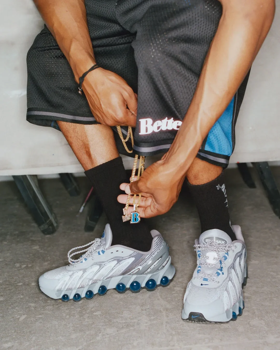 【2025年 6/13 発売予定】BETTER GIFT SHOP × NIKE AIR MAX DN8 “Metallic Silver/Game Royal” (ベター ギフトショップ ナイキ エア マックス ディーエヌエイト “シルバー/ロイヤル”) [IB7455-012]