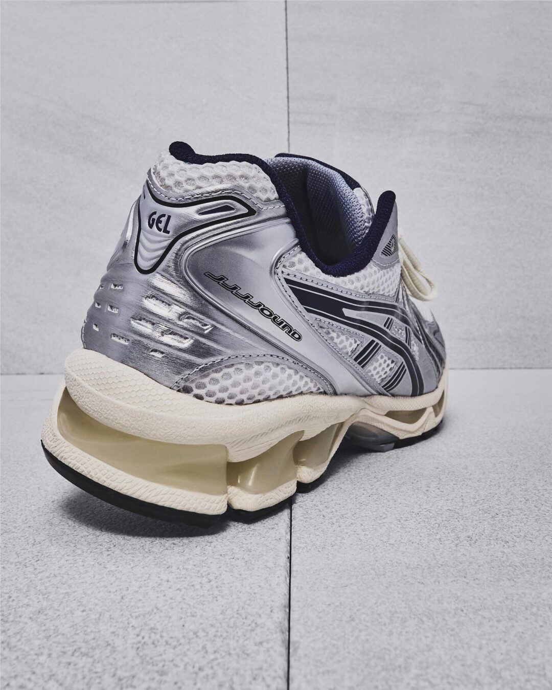 【2025年 6/12 & 6/14 発売】JJJJound x ASICS GEL-KAYANO 14 “Silver/Blue” (ジョウンド アシックス ゲルカヤノ 14) [1203A961.101]