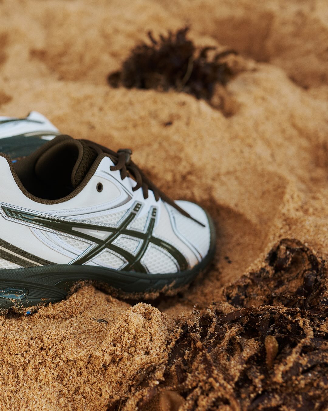 【2025年 5/25 & 5/30 発売】Temptation Vacation x ASICS GEL-DS TRAINER 14 (テンプテーション バケーション アシックス ゲル ディーエス トレーナー) [1203A810.101]