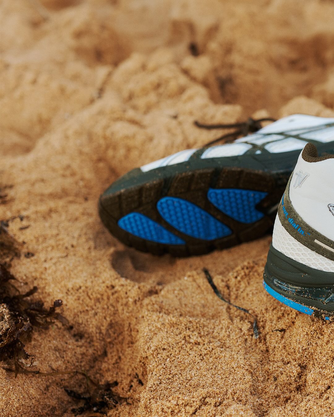 【2025年 5/25 & 5/30 発売】Temptation Vacation x ASICS GEL-DS TRAINER 14 (テンプテーション バケーション アシックス ゲル ディーエス トレーナー) [1203A810.101]