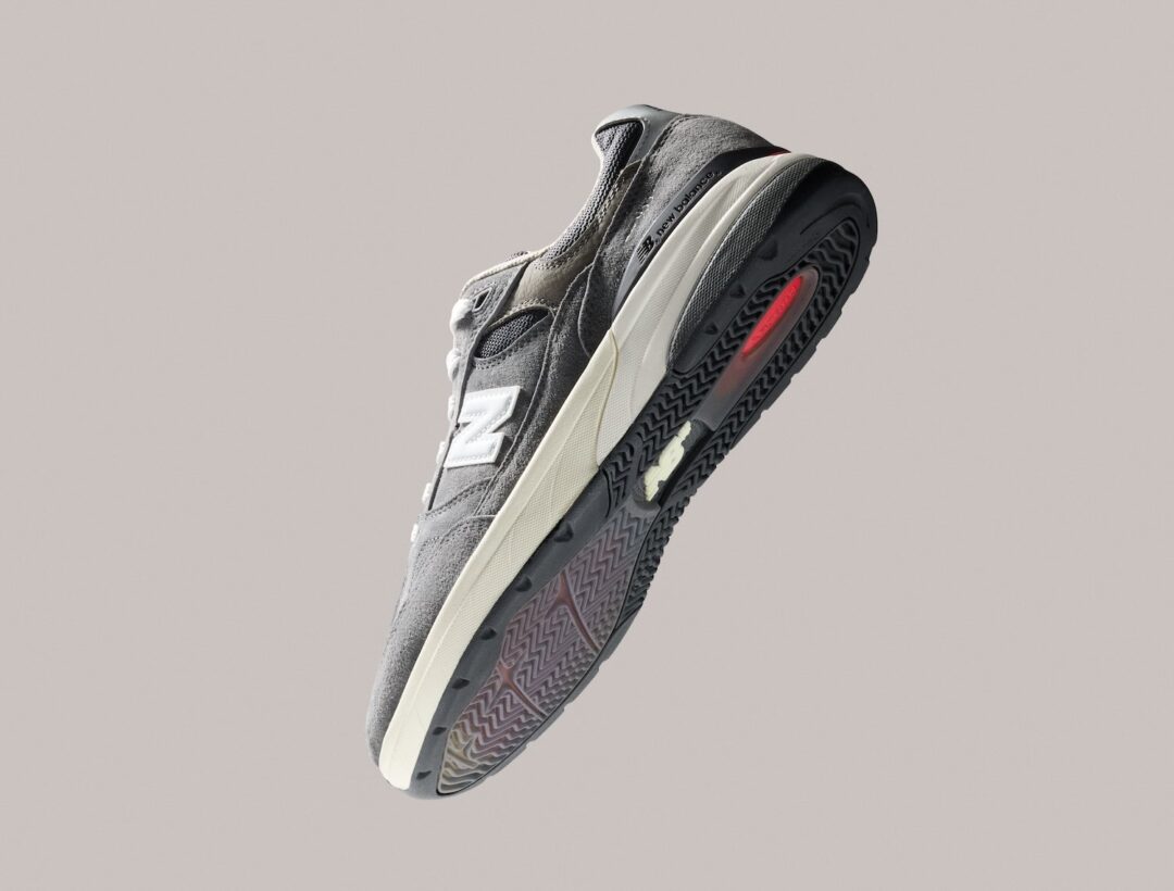 【2025年 5/26 発売】Andrew Reynolds x New Balance Numeric NM933 GDY “Grey Days” (アンドリュー・レイノルズ ニューバランス ヌメリック) [NM933GDY]