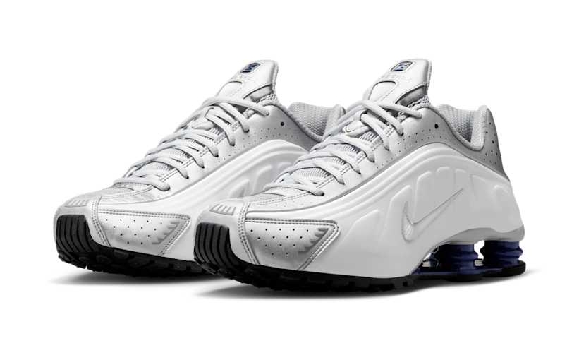 【2025年 発売予定】NIKE SHOX R4 “Metallic Silver/White/Deep Royal Blue” (ナイキ ショックス “メタリックシルバー/ホワイト/ロイヤル”) [HQ1988-102]