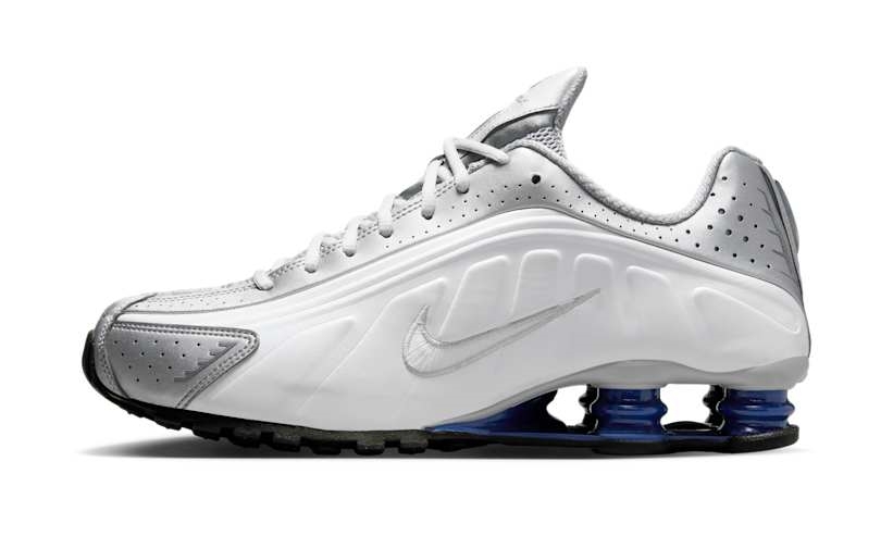 【2025年 発売予定】NIKE SHOX R4 “Metallic Silver/White/Deep Royal Blue” (ナイキ ショックス “メタリックシルバー/ホワイト/ロイヤル”) [HQ1988-102]