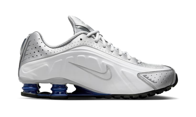【2025年 発売予定】NIKE SHOX R4 “Metallic Silver/White/Deep Royal Blue” (ナイキ ショックス “メタリックシルバー/ホワイト/ロイヤル”) [HQ1988-102]