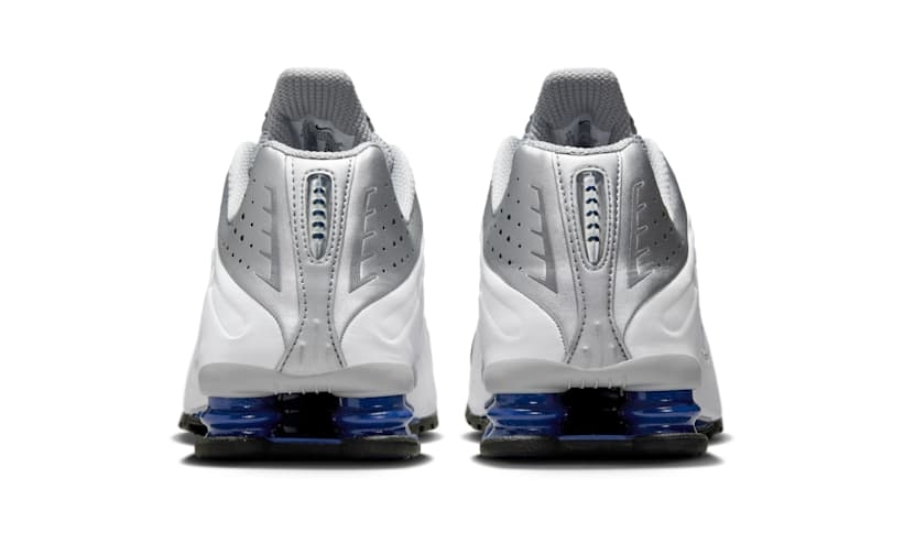 【2025年 発売予定】NIKE SHOX R4 “Metallic Silver/White/Deep Royal Blue” (ナイキ ショックス “メタリックシルバー/ホワイト/ロイヤル”) [HQ1988-102]