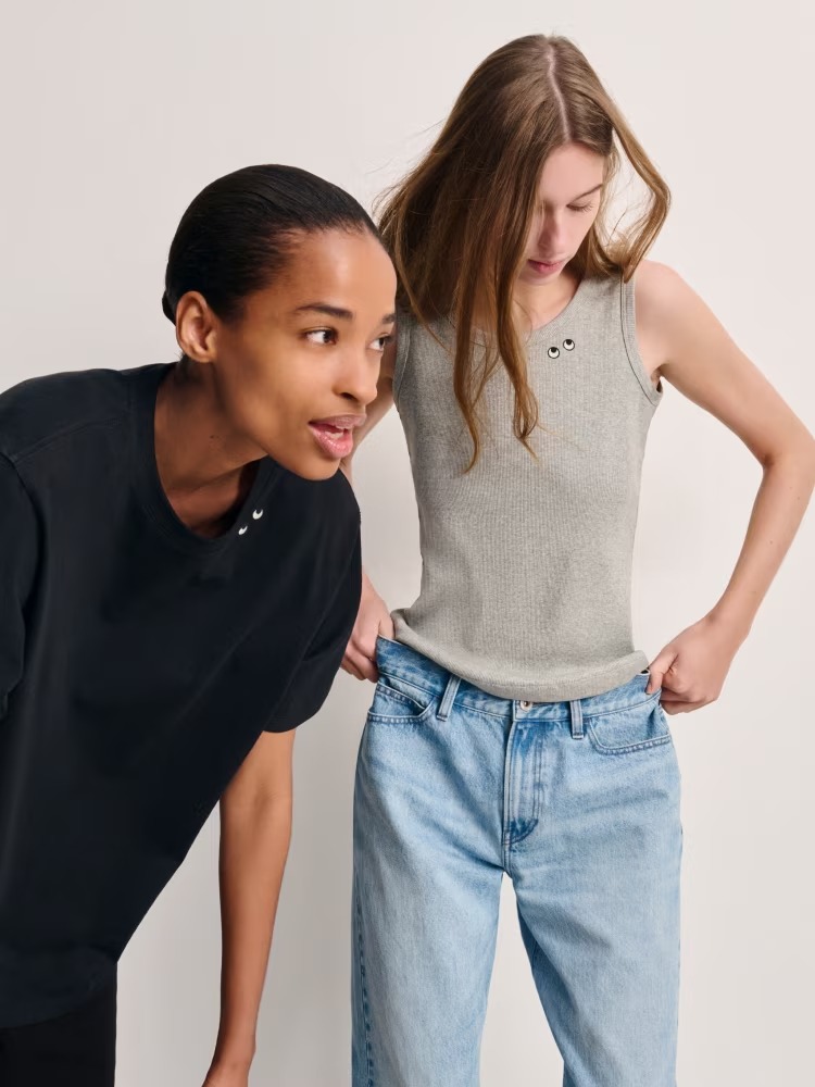 UNIQLO x ANYA HINDMARCH 2025年 夏コレクションが5/23 発売 (ユニクロ アニヤ・ハインドマーチ)